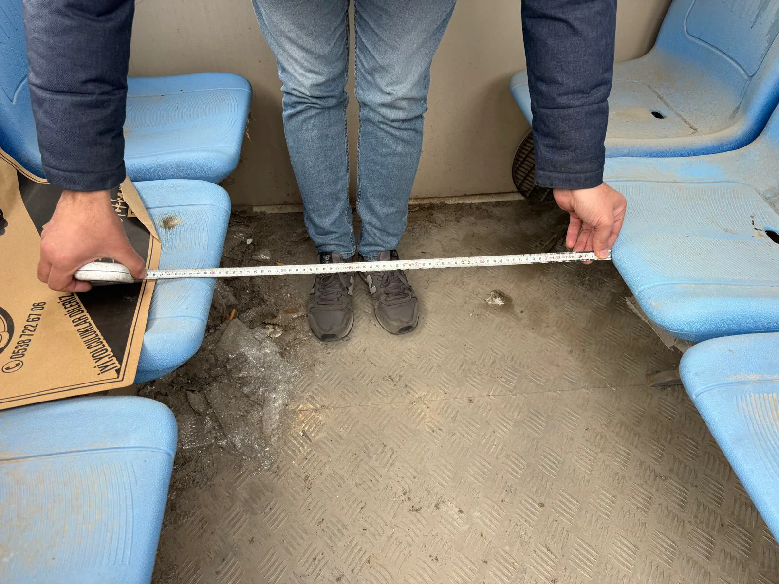 60cm legroom gap measurement